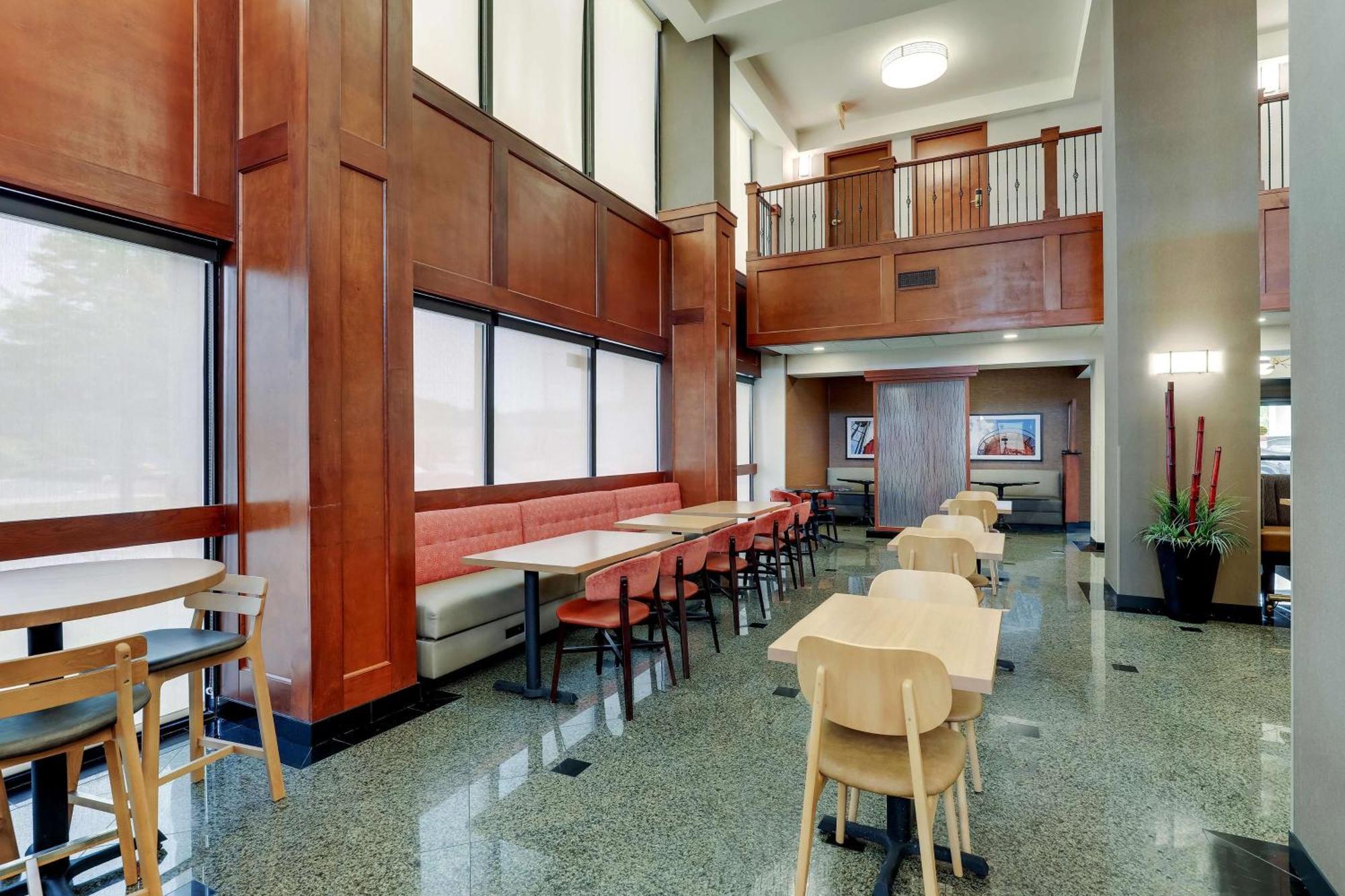 Drury Inn & Suites Birmingham Lakeshore Drive Экстерьер фото