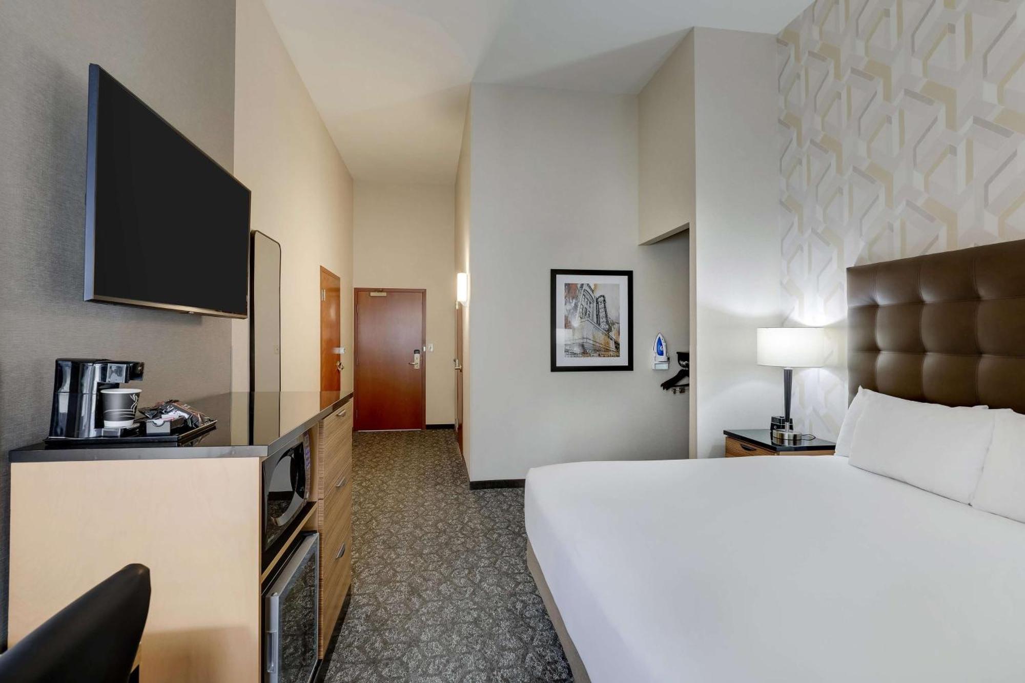 Drury Inn & Suites Birmingham Lakeshore Drive Экстерьер фото