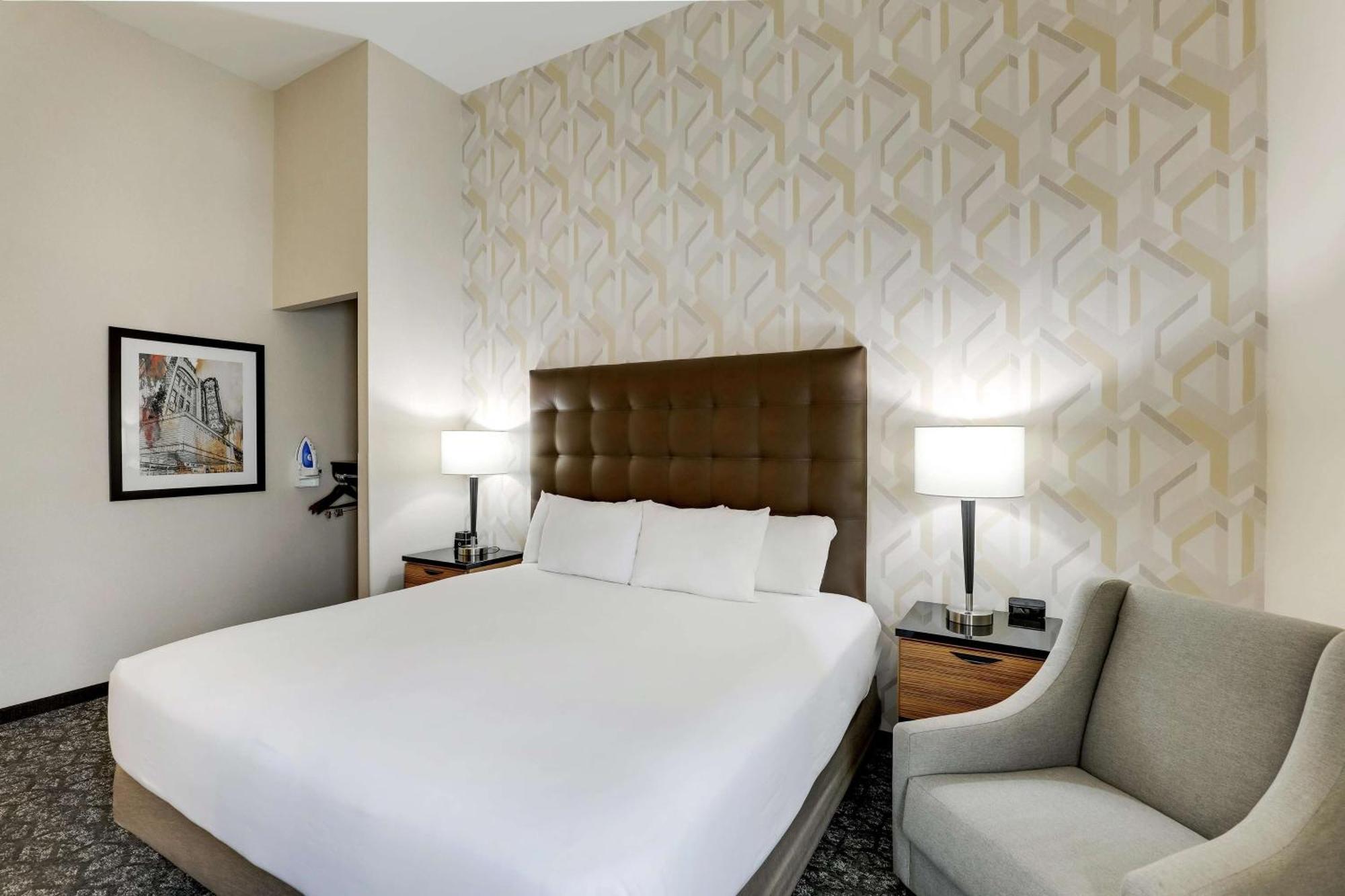 Drury Inn & Suites Birmingham Lakeshore Drive Экстерьер фото