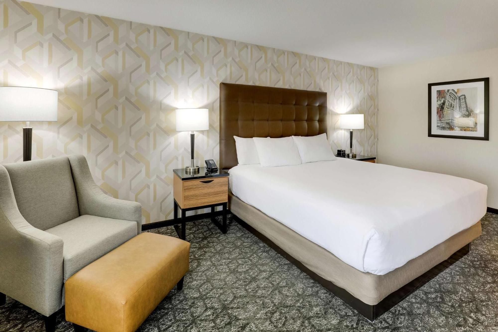 Drury Inn & Suites Birmingham Lakeshore Drive Экстерьер фото