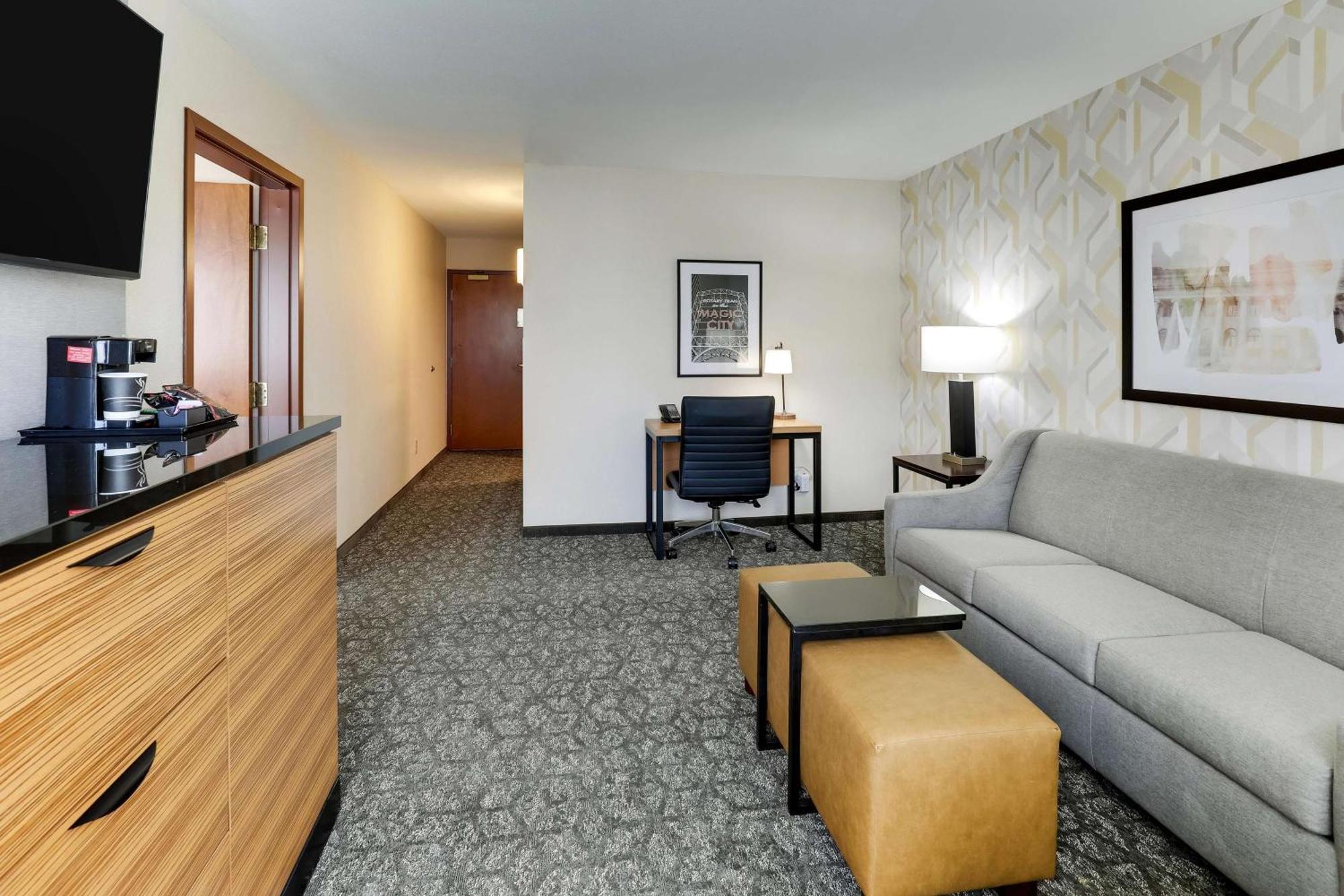 Drury Inn & Suites Birmingham Lakeshore Drive Экстерьер фото