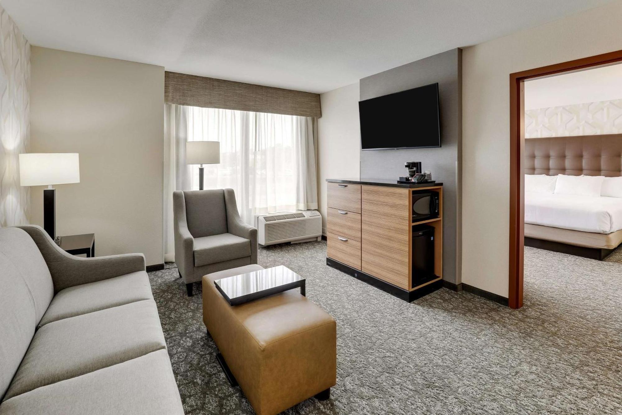 Drury Inn & Suites Birmingham Lakeshore Drive Экстерьер фото